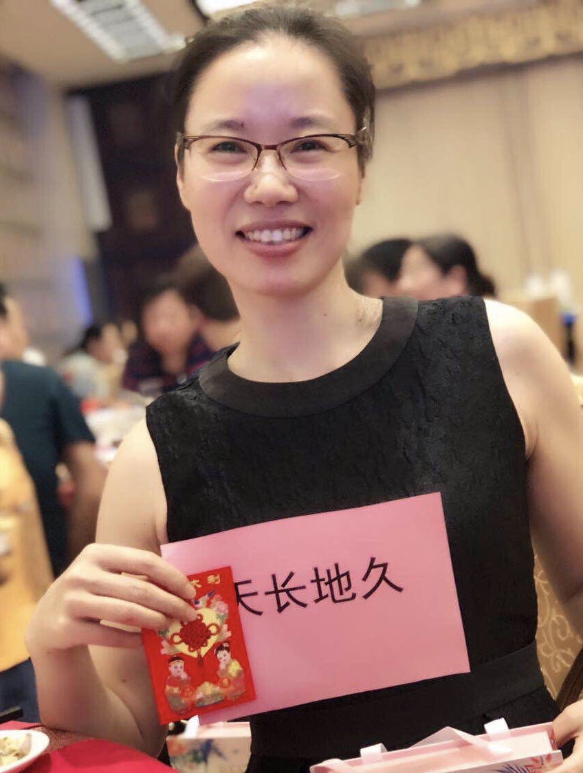 黄红亚.jpg